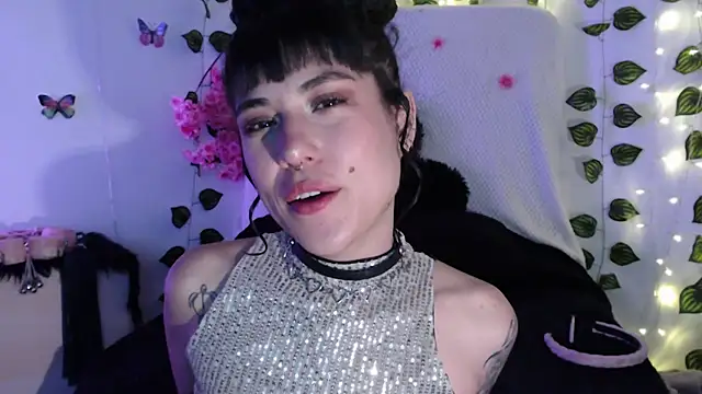 Snapshot of Hellen_dumont chatting on October 1, 2025, 3:23 am Hellen dumont online show from October 1, 2025, 3:23 am