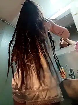 Snapshot of Hellen_dumont chatting on October 10, 2025, 12:31 am Hellen dumont online show from October 10, 2025, 12:31 am