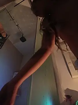 Snapshot of Hellen_dumont chatting on October 16, 2025, 12:55 am Hellen dumont online show from October 16, 2025, 12:55 am