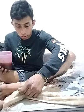 Flaquito pitudo online show from December 18, 2024, 6:32 am