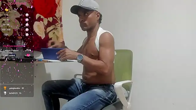 Snapshot of maik__alen chatting on June 18, 2026, 1:06 am maik alen online show from June 18, 2026, 1:06 am