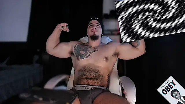 kingbear777 online show from February 3, 2025, 7:40 am