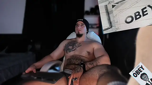 kingbear777 online show from February 16, 2025, 2:21 pm