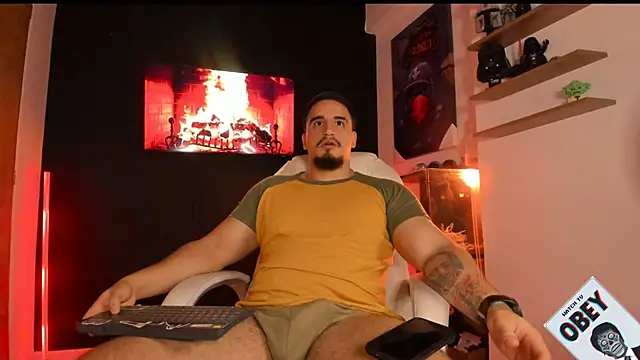 kingbear777 online show from September 14, 2025, 10:42 pm