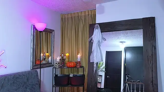 Katrin-1 online show from October 18, 2025, 10:21 pm