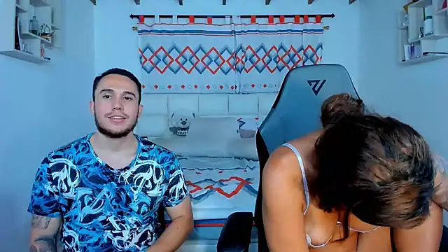 Snapshot of xxx_sweet_couple_ chatting on December 21, 2024, 6:19 am xxx sweet couple online show from December 21, 2024, 6:19 am