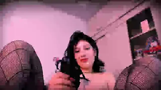 Snapshot of Sam_smitth chatting on January 20, 2025, 5:15 am Sam smitth online show from January 20, 2025, 5:15 am