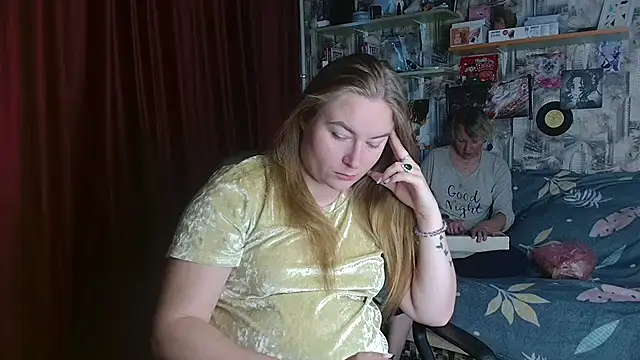 ElenaMaeer online show from September 21, 2025, 1:24 pm