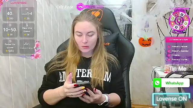 ElenaMaeer online show from October 21, 2025, 5:41 am