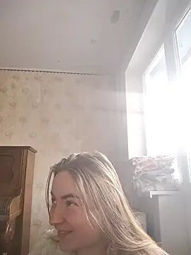 Snapshot of ElenaMaeer chatting on February 5, 2026, 2:00 pm ElenaMaeer online show from February 5, 2026, 2:00 pm