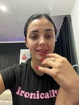 SophiaVilner online show from September 23, 2025, 5:49 pm