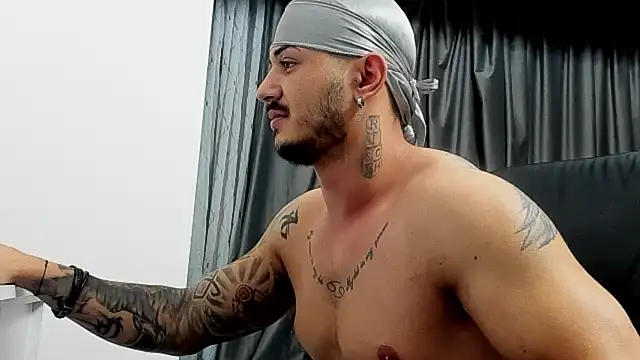 chrismaster12 online show from January 3, 2025, 3:27 am