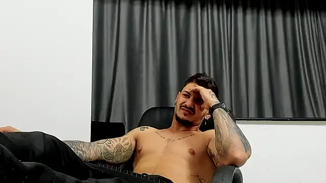 chrismaster12 online show from January 17, 2025, 3:01 am