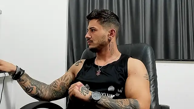 chrismaster12 online show from February 3, 2025, 12:15 am