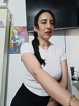 Snapshot of christine-x chatting on June 3, 2026, 10:15 pm christine-x online show from June 3, 2026, 10:15 pm