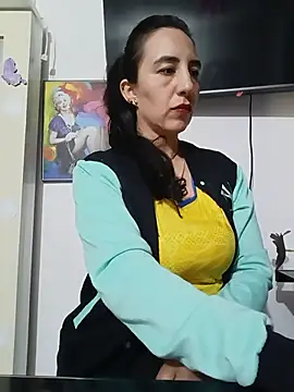 Snapshot of christine-x chatting on June 17, 2026, 10:32 pm christine-x online show from June 17, 2026, 10:32 pm