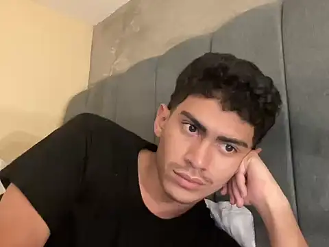 Snapshot of WildLogan chatting on February 16, 2026, 9:00 pm WildLogan online show from February 16, 2026, 9:00 pm