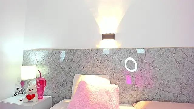 Mia rom11 online show from December 27, 2024, 3:26 pm