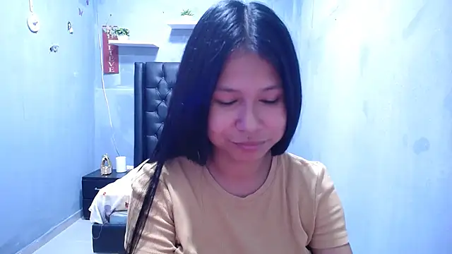 Letty Plugxo online show from May 11, 2026, 2:45 pm
