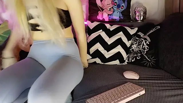 nicollewetpussy online show from February 13, 2025, 4:39 pm