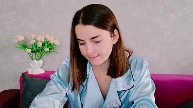 Miss Arwen online show from September 25, 2025, 7:01 am