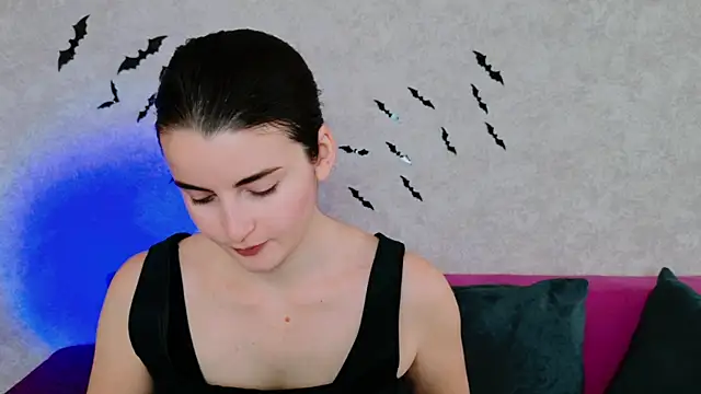 Miss Arwen online show from October 28, 2025, 4:27 am