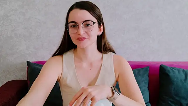 Miss Arwen online show from December 4, 2025, 6:23 am