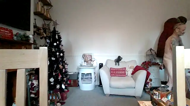 Shyboy817 online show from December 16, 2025, 12:43 pm