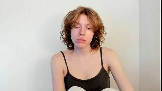 StellaDavis online show from September 9, 2025, 11:54 am