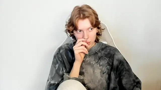 StellaDavis online show from February 28, 2026, 8:15 am