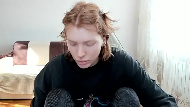 StellaDavis online show from April 23, 2026, 12:29 pm