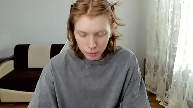 StellaDavis online show from May 3, 2026, 11:05 am