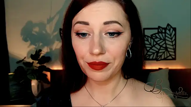 MissBeverlyMills online show from December 6, 2024, 9:43 am