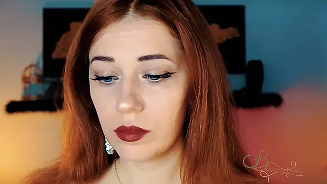 MissBeverlyMills online show from December 15, 2025, 5:12 am