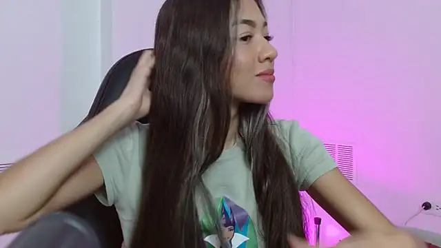 hantonella  online show from November 25, 2025, 2:50 pm