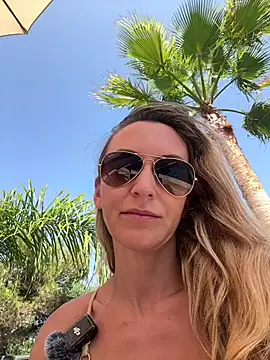 Snapshot of HerrinAnja chatting on June 18, 2026, 1:59 pm HerrinAnja online show from June 18, 2026, 1:59 pm