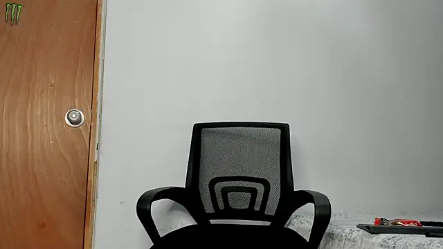 andrew rose  online show from November 28, 2025, 5:43 am