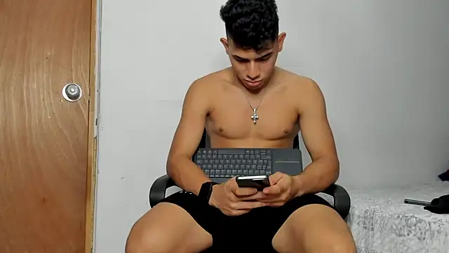 andrew rose  online show from December 13, 2025, 7:53 pm