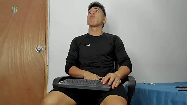 andrew rose  online show from February 16, 2026, 7:43 pm