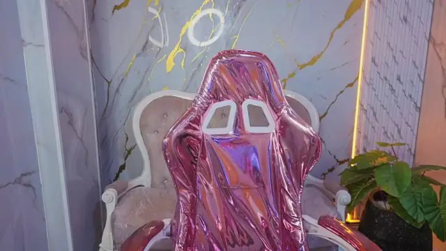 victoria castillo b online show from March 23, 2026, 8:02 pm