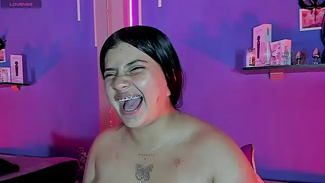 Alexa Espinoza online show from February 18, 2025, 5:42 pm