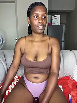 Snapshot of Kinkyy_ chatting on January 13, 2025, 7:43 am Kinkyy online show from January 13, 2025, 7:43 am