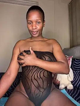 Snapshot of Kinkyy_ chatting on February 13, 2025, 2:45 am Kinkyy online show from February 13, 2025, 2:45 am