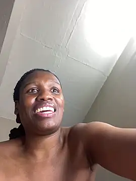 Snapshot of Kinkyy_ chatting on October 24, 2025, 10:50 pm Kinkyy online show from October 24, 2025, 10:50 pm