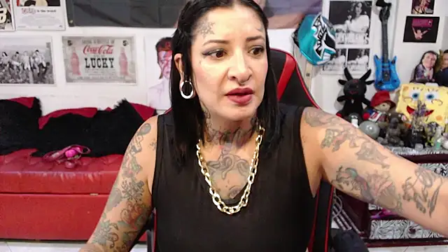 Rollyderolandia666 online show from March 12, 2025, 9:24 pm