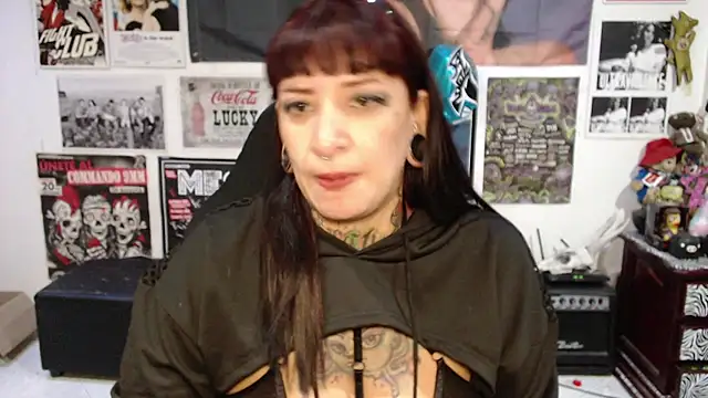 Rollyderolandia666 online show from April 16, 2026, 10:34 pm