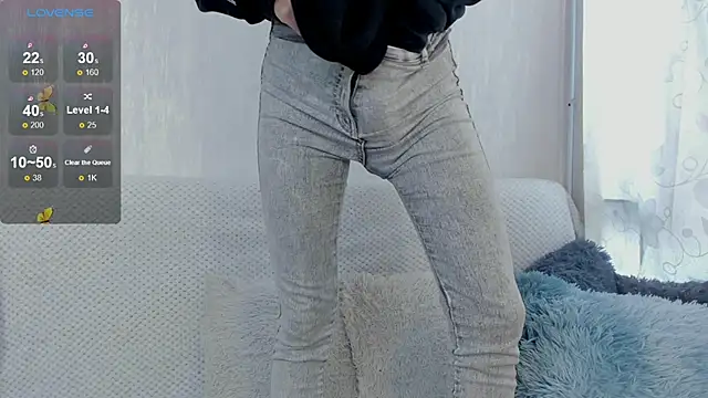 v1cky  online show from February 21, 2025, 9:54 pm