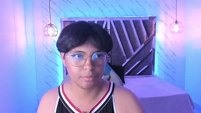 Snapshot of Emmapark_ chatting on February 7, 2025, 1:15 am Emmapark online show from February 7, 2025, 1:15 am