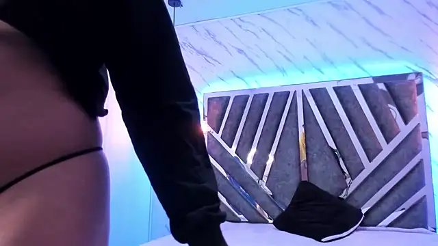 Snapshot of Emmapark_ chatting on February 10, 2025, 10:09 pm Emmapark online show from February 10, 2025, 10:09 pm