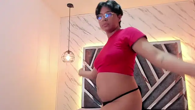 Snapshot of Emmapark_ chatting on February 13, 2025, 10:00 pm Emmapark online show from February 13, 2025, 10:00 pm